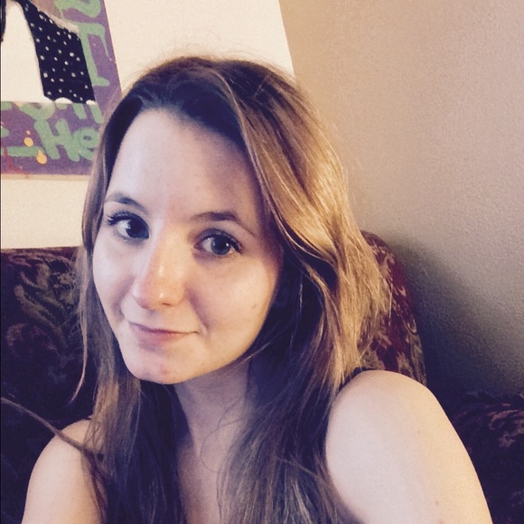 Meet your Posher, Amanda - Picture 1 of 1