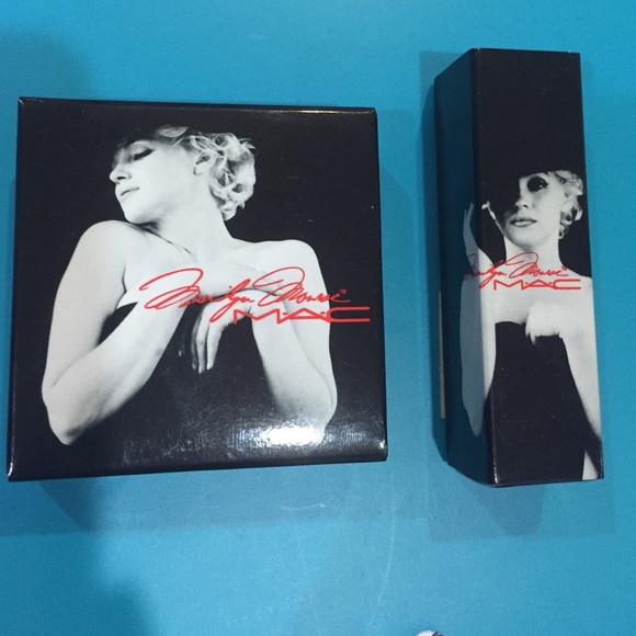 SOLD! Mac Marilyn Monroe collection - Picture 1 of 4