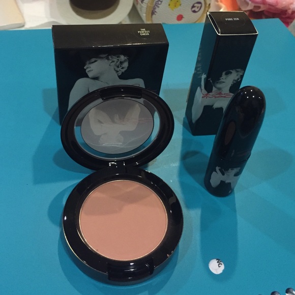 SOLD! Mac Marilyn Monroe collection - Picture 2 of 4