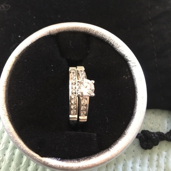 New 2 pcs set engagement ring sz8 - Picture 4 of 4