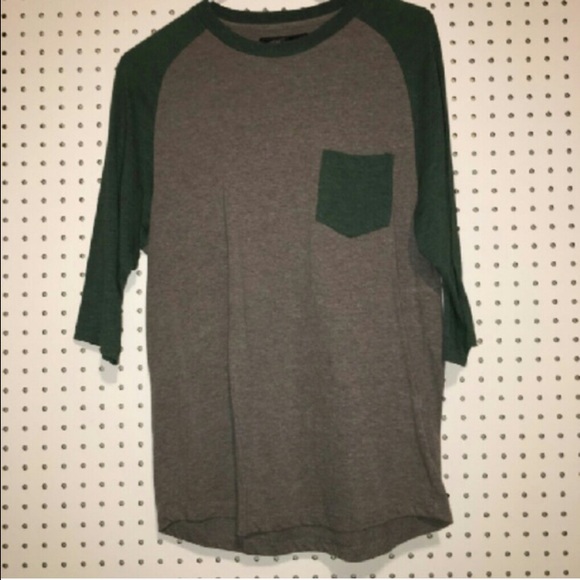 GREEN RAGLAN QUARTER SLEEVE TEE - Picture 2 of 2
