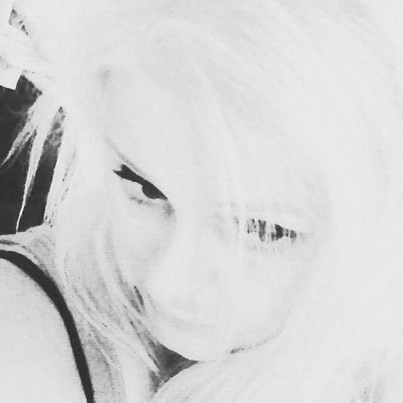 Meet your Posher, Ronda - Picture 1 of 1