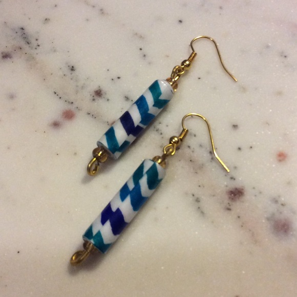 Blue & White Chevron Paper Bead Earrings - Picture 3 of 6