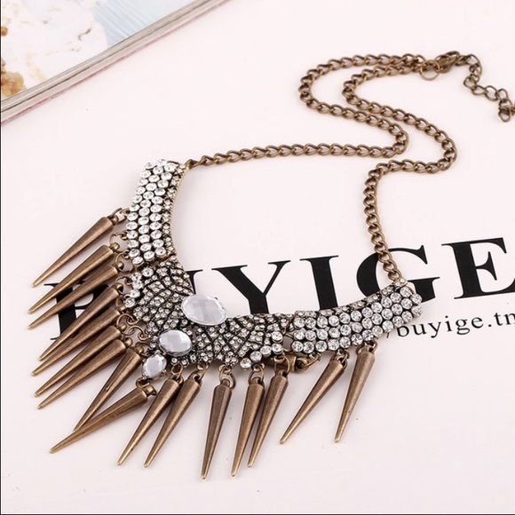 Fashion Necklace. - Picture 2 of 4