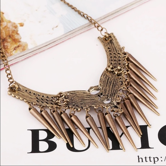 Fashion Necklace. - Picture 3 of 4