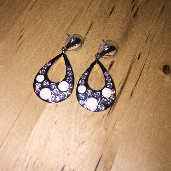Super sparkle teardrop earrings 😍