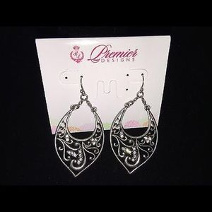 NWOT Premier Designs 'Blissful' earrings