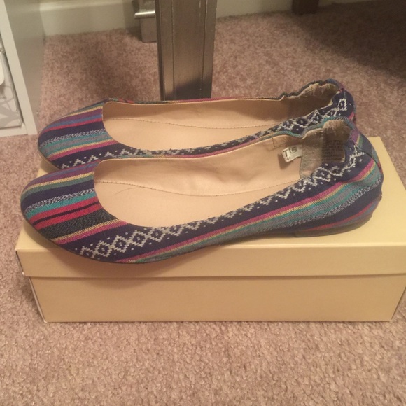 Mossimo flats - Picture 2 of 4