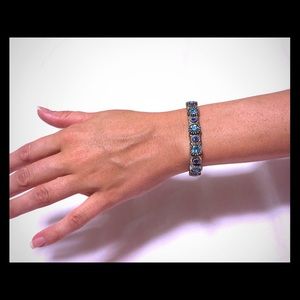 💍 Stone jeweled bracelet