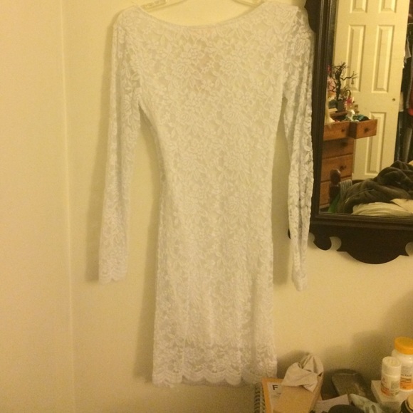 White lace body con dress - Picture 2 of 2