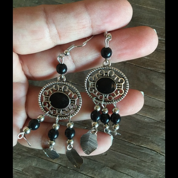 2 piece necklace and earring set - Picture 6 of 6