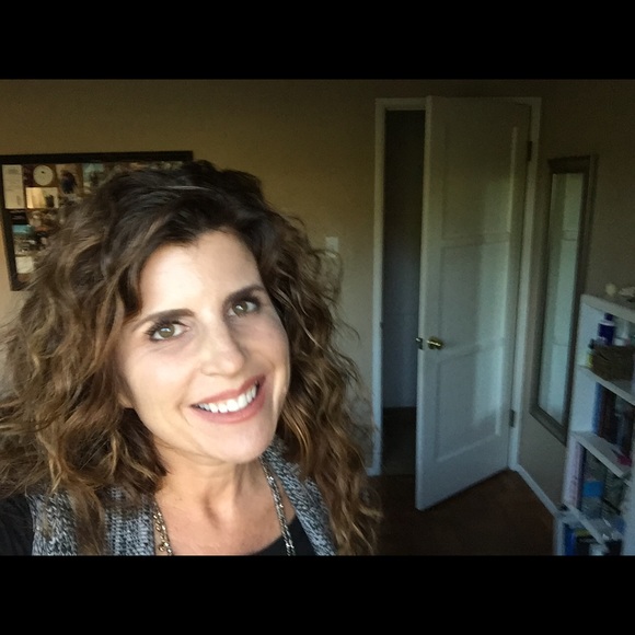 Meet your Posher, Antonia