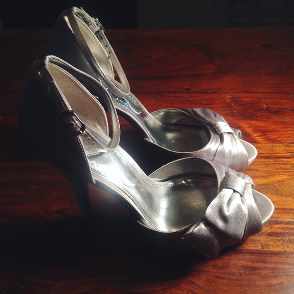 Silver Peep Toe Pumps (wedding) - Picture 4 of 4