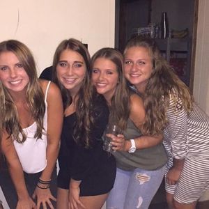 Meet your Posher, Carly