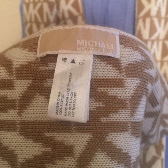 Michael Kors scarf - Picture 3 of 3