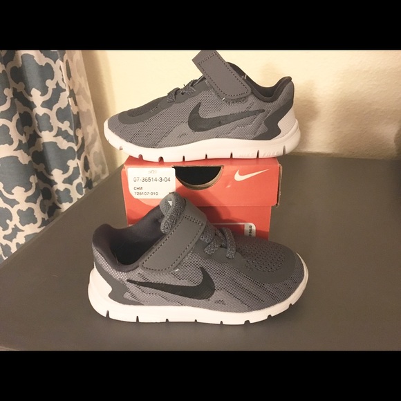 Toddler Nikes 8c