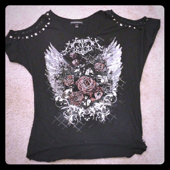 Cold shoulder top