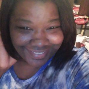 Meet your Posher, Monique