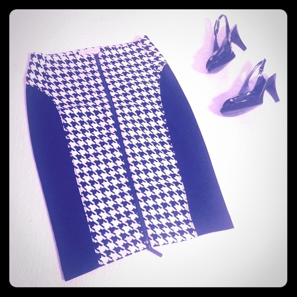 Michael Kors size 6 classic.