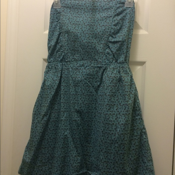 Strapless dress