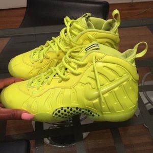 Nike foam posits only wore once!