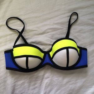 Triangl swimwear poppy blue crush  top