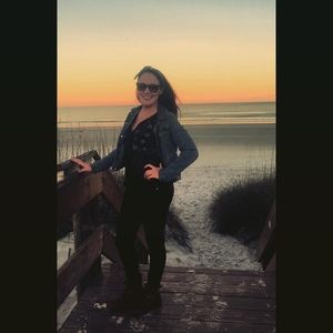 Meet your Posher, Caroline-sidney