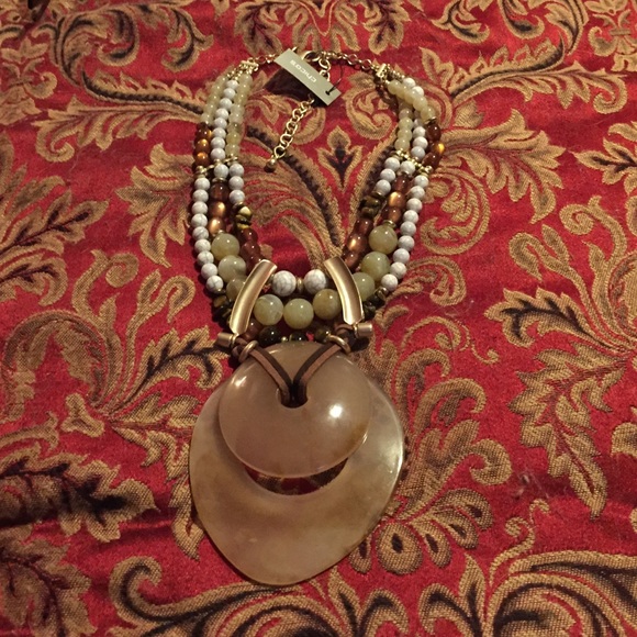 NWT Chico's necklace