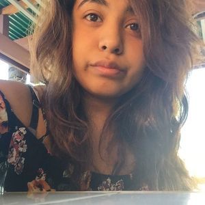 Meet your Posher, Cynthia