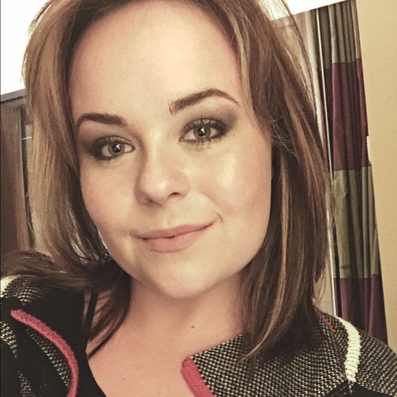 Meet your Posher, Michelle - Picture 1 of 1