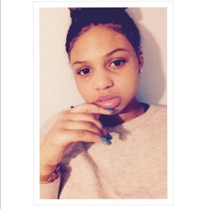 Meet your Posher, Tia