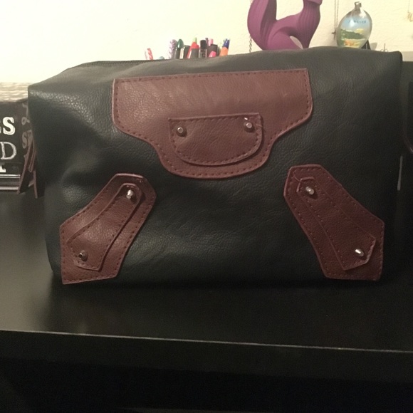 Icing Makeup Bag NWOT - Picture 2 of 2