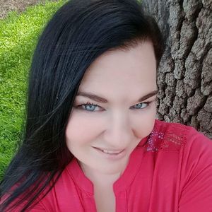 Meet your Posher, Thia