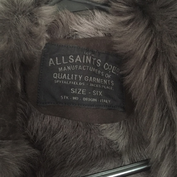 ❤️ Beautiful Shearling Coat ❤️ price is firm - Picture 3 of 4