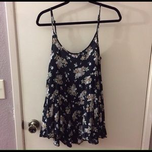 Brandy Melville flowered top