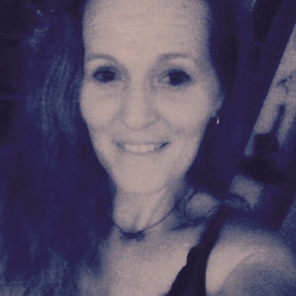 Meet your Posher, Kristen - Picture 2 of 8