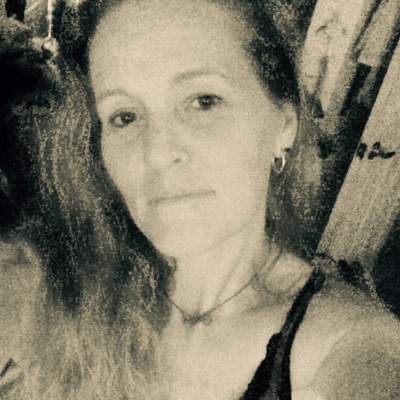 Meet your Posher, Kristen - Picture 3 of 8