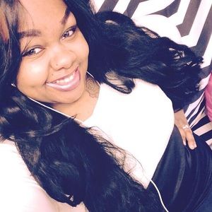 Meet your Posher, Shaunteana