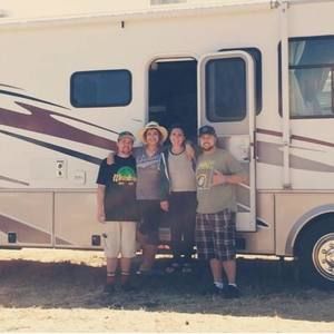 Meet your Posher, Claire