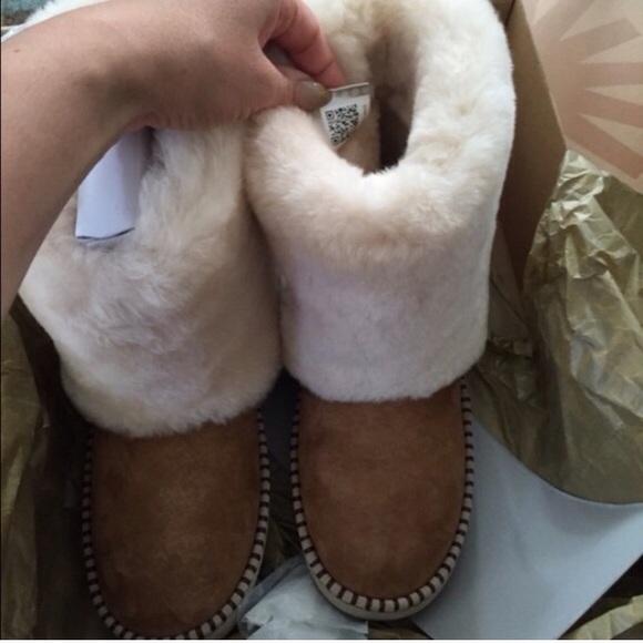 UGG authentic kestrel boots Sz 7 new - Picture 3 of 4