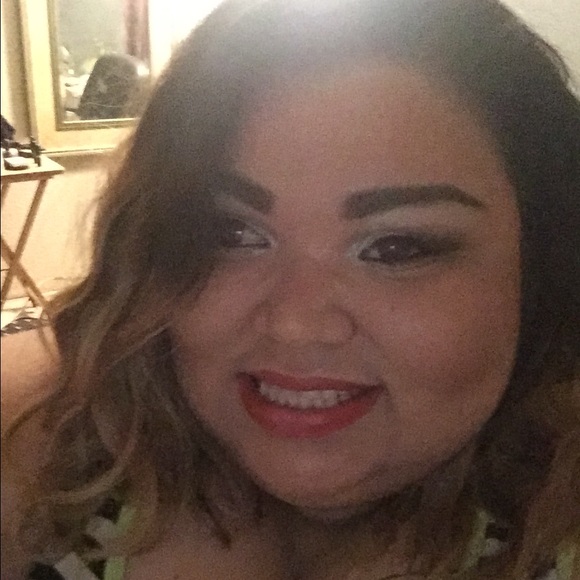 Meet your Posher, Leonor - Picture 1 of 1