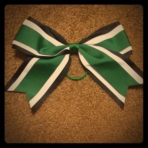 Tic toc cheer bow