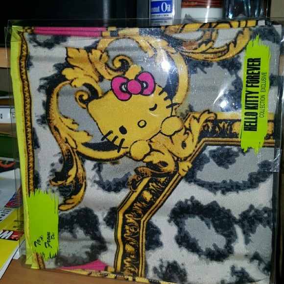 NWOT Hello Kitty Scarf in Packaging
