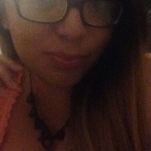 Meet your Posher, Carla