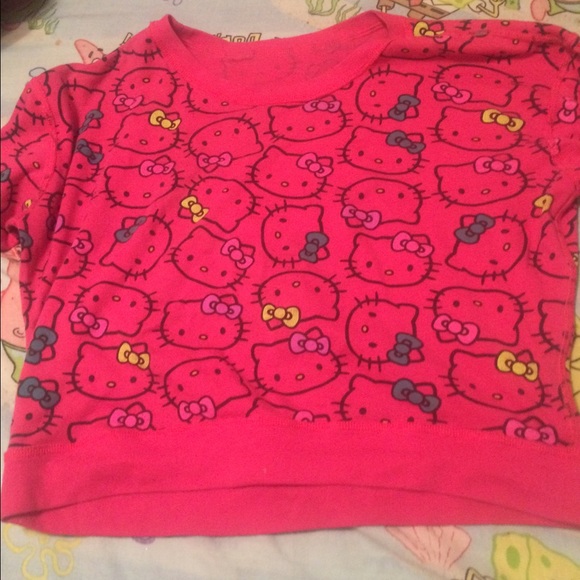 Hello Kitty reverse sweater 🌺✨