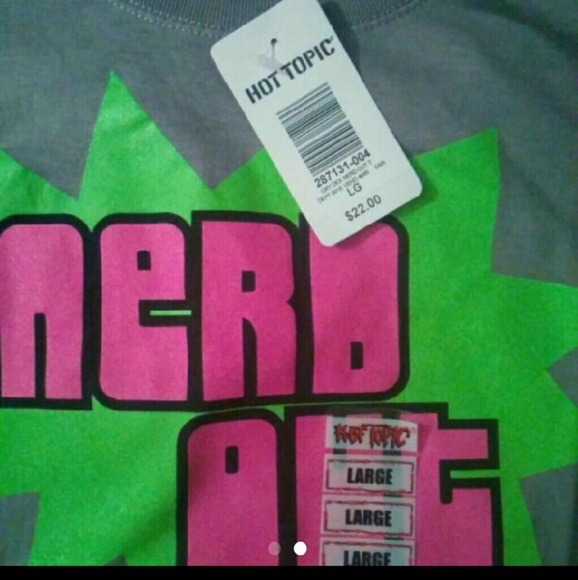 Hot topic  shirt - Picture 2 of 2