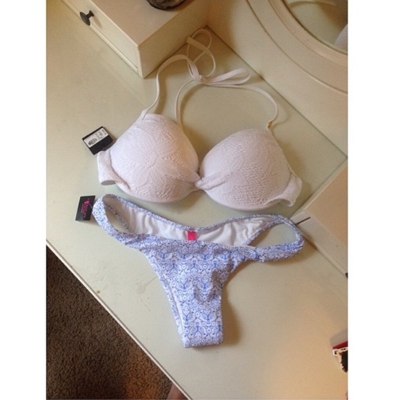 Victoria Secret Cheeky Bikini Set