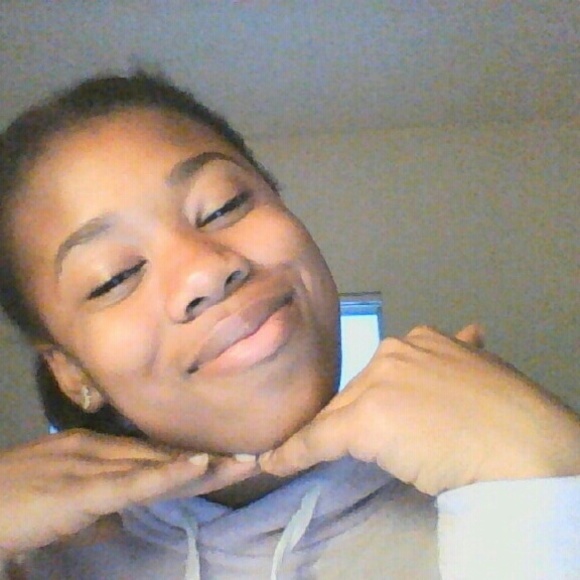 Meet your Posher, Selina