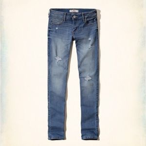 Hollister destroyed super skinny jean.✨final price