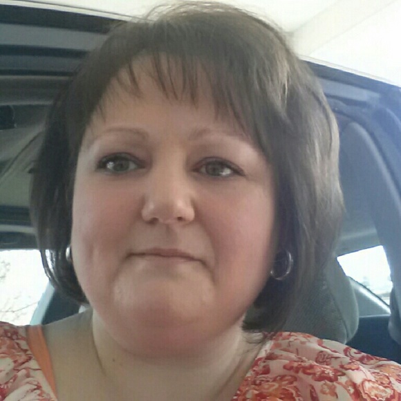Meet your Posher, Heather - Picture 1 of 1